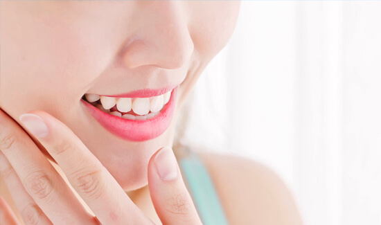 従来の全顎矯正とたつや歯科の部分矯正を比較